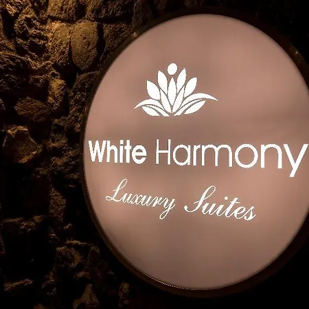 White Harmony Megalochori (Santorini)